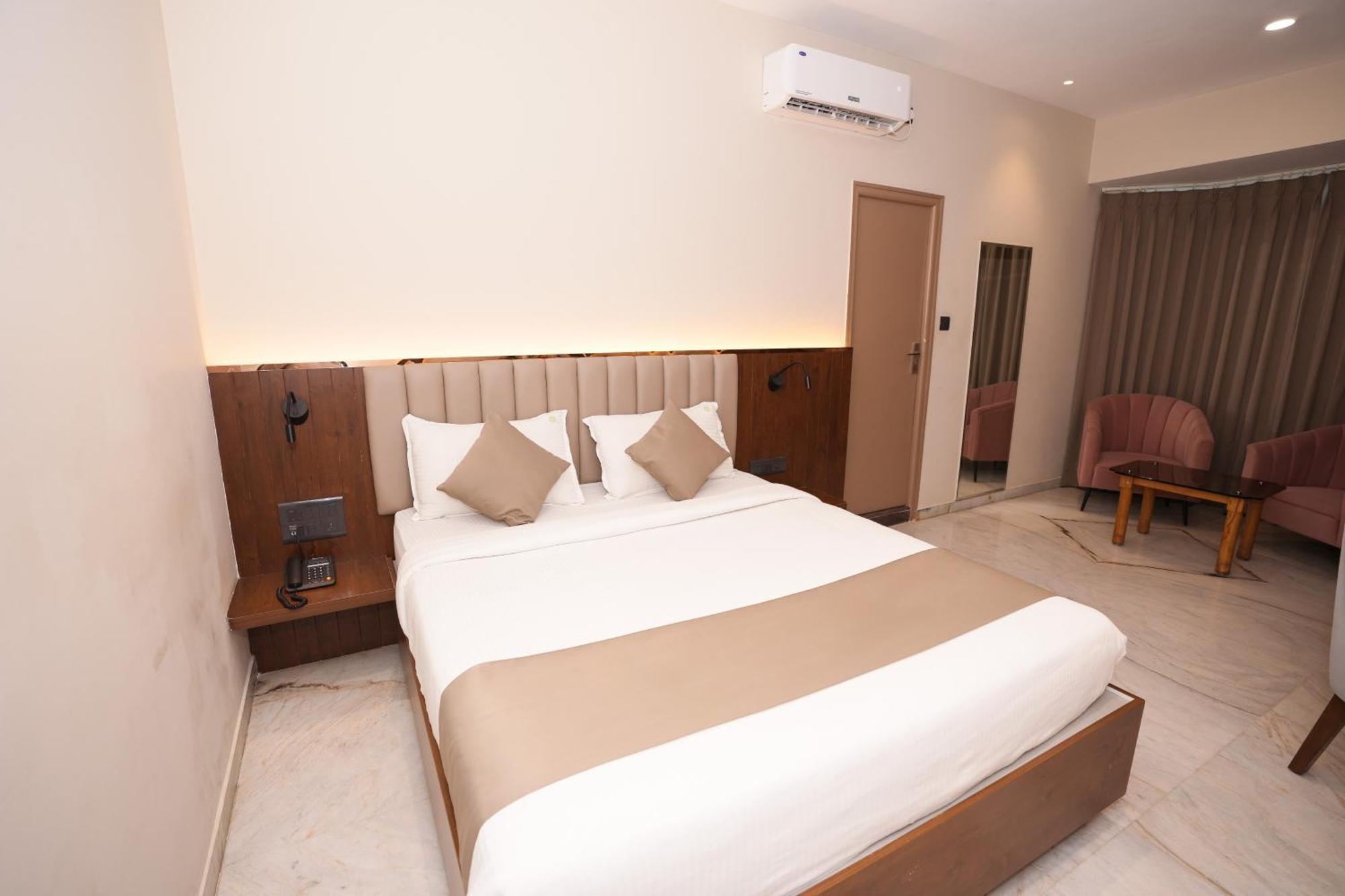 Vaishnavi Residency Hotel Bangalore Luaran gambar